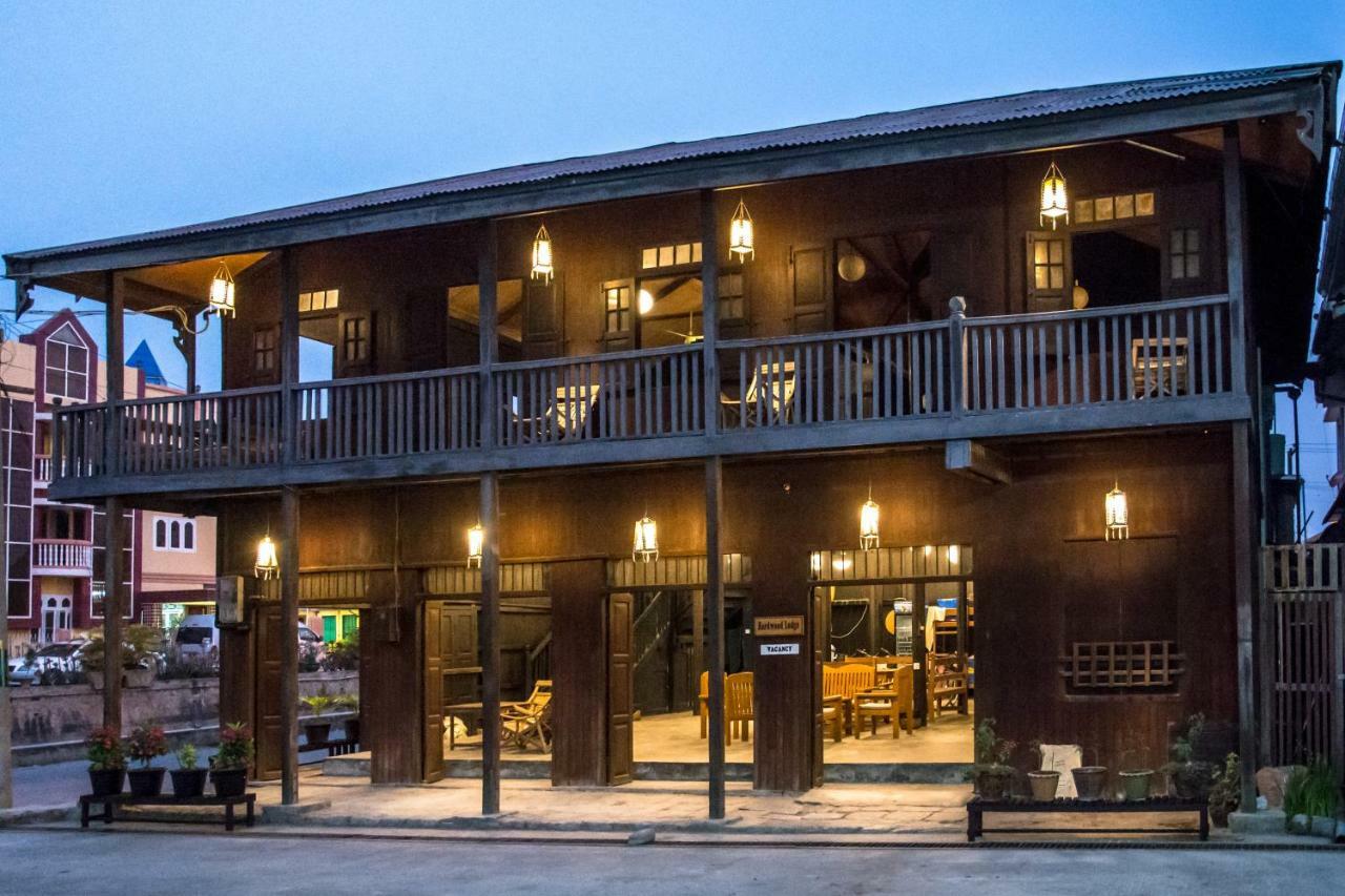 Hardwood Lodge ยองชเว ภายนอก รูปภาพ